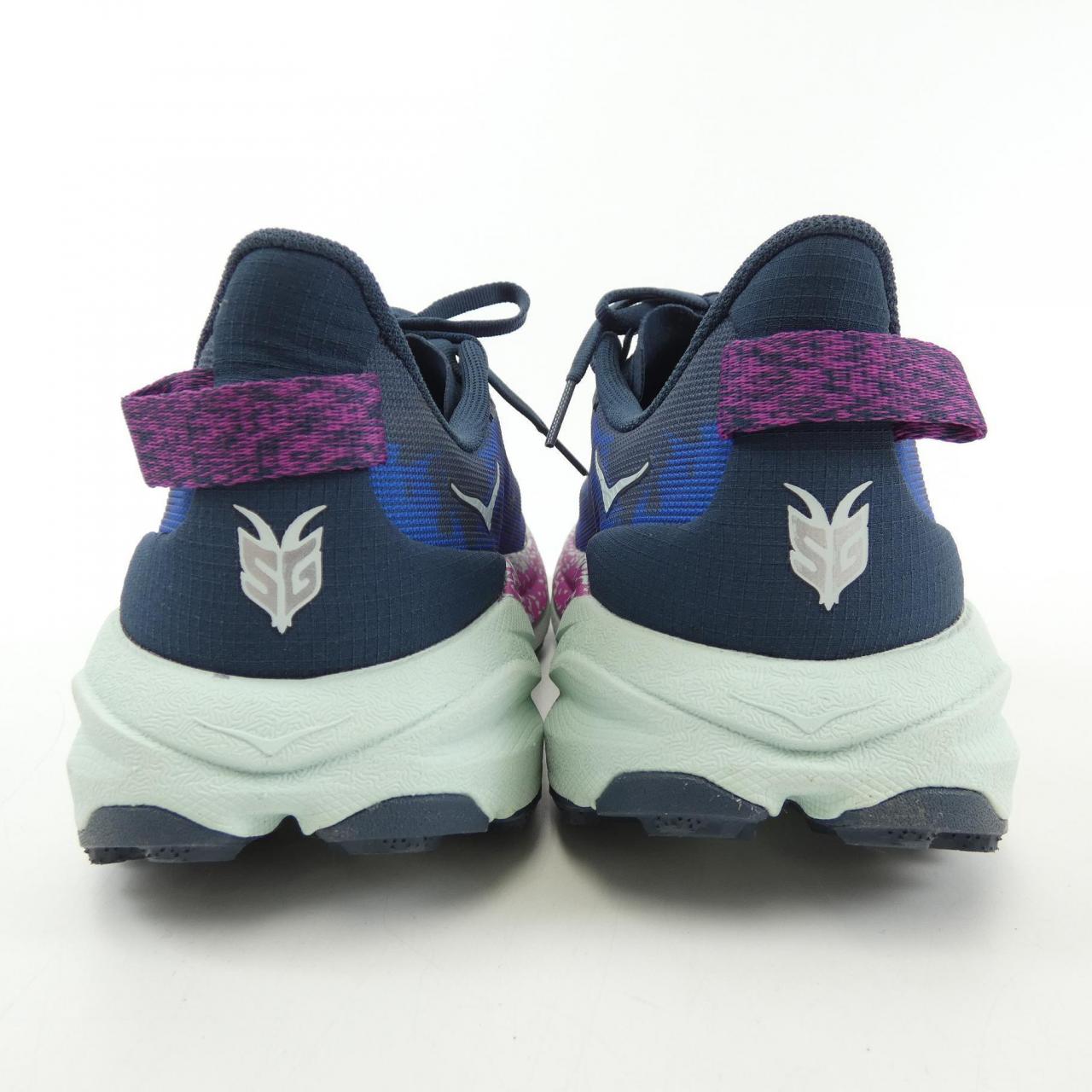 ホカオネオネ HOKA ONE ONE スニーカー