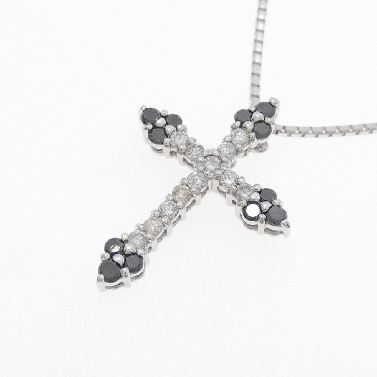 K18WG クロス ダイヤモンド ネックレス 0.26CT