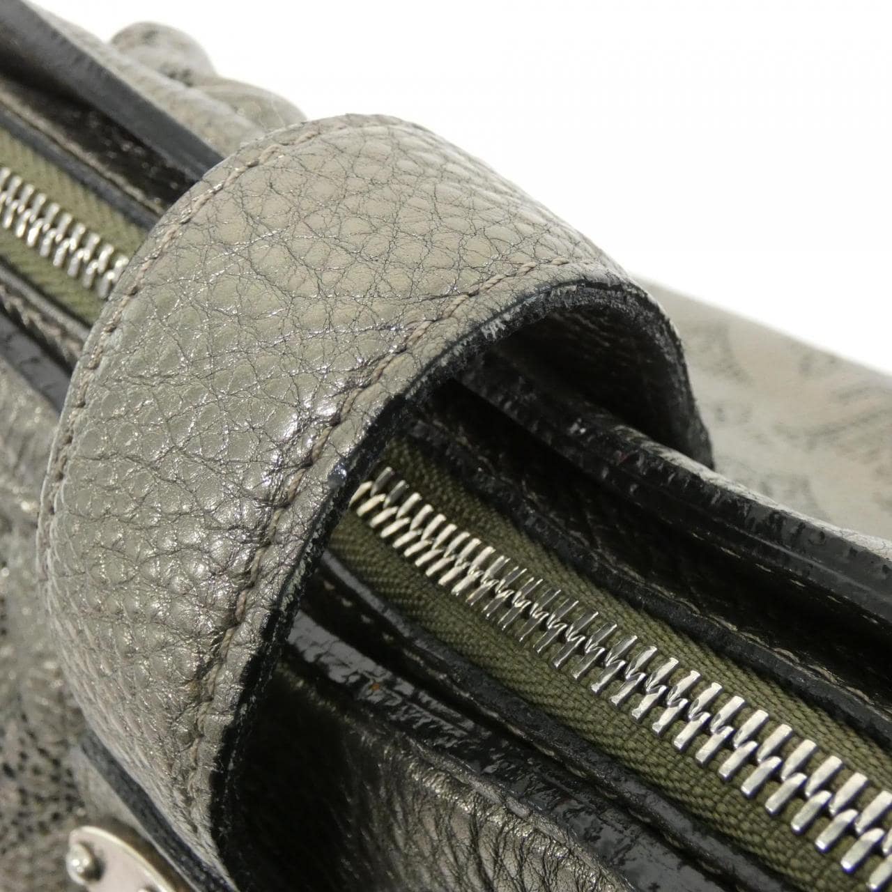 ルイヴィトン マヒナ XS M95717 ショルダーバッグ