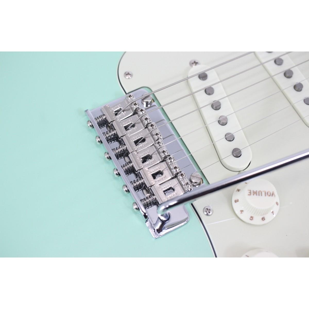 FENDER JAPAN JUNIOR COLLECTION STRATO