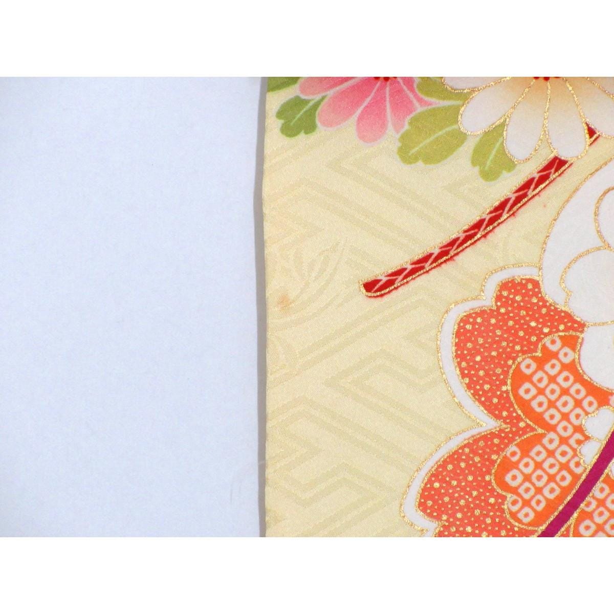 振袖　友禅金彩加工　刺繍入り