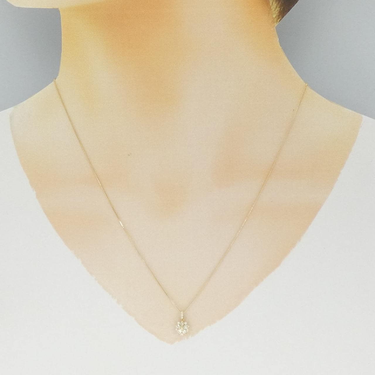 【新品】K18YG フラワー ダイヤモンド ネックレス 0.25CT