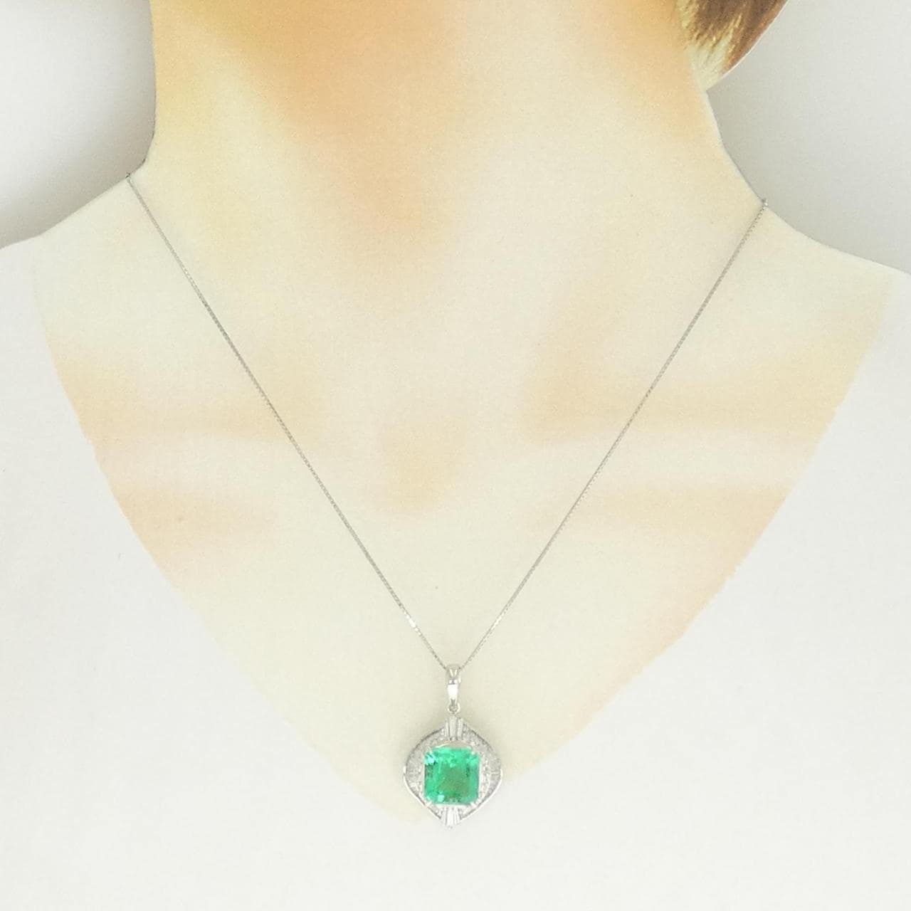 PT900/PT850 エメラルド ネックレス 5.29CT コロンビア産