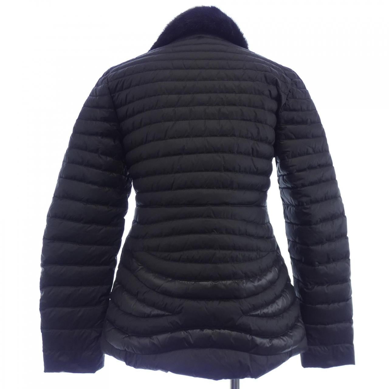 サルヴァトーレフェラガモ SALVATORE FERRAGAMO ダウンジャケット