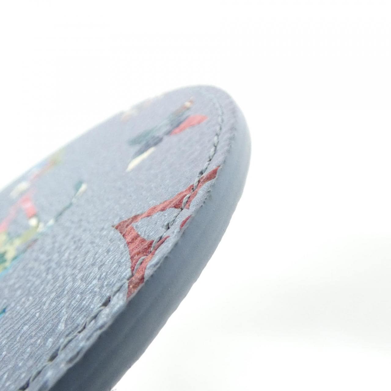 ルイヴィトン モノグラム ポルト クレ イリュストレ LVガーデン M00877 キーホルダー