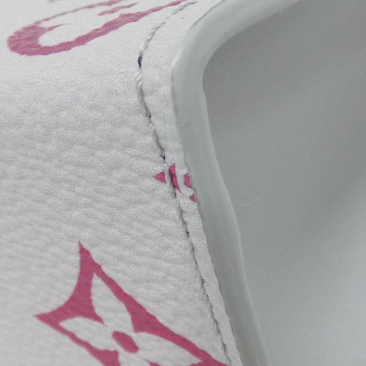 ルイヴィトン モノグラム イリディセント ポシェット ヴォワヤージュ MM M13907 バッグ