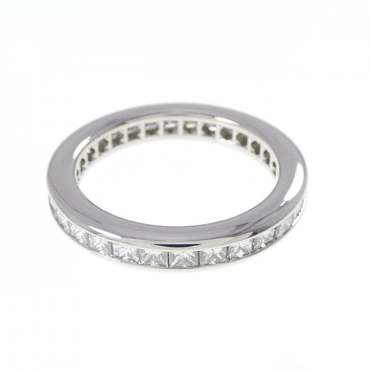 ハリーウィンストン プリンセスカット チャネルセット リング