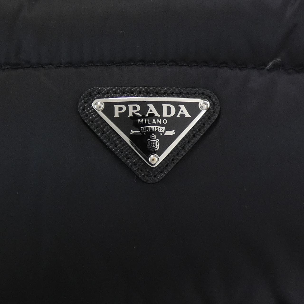 プラダ PRADA トライアングルロゴ 290546 R152 1DAB ダウンベスト