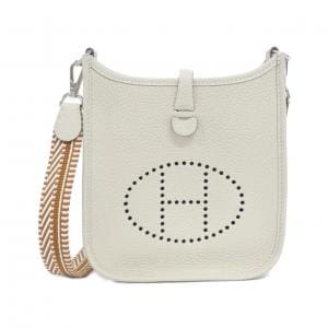 エルメス CAVALE エヴリン アマゾン 16cm 060775CK ショルダーバッグ