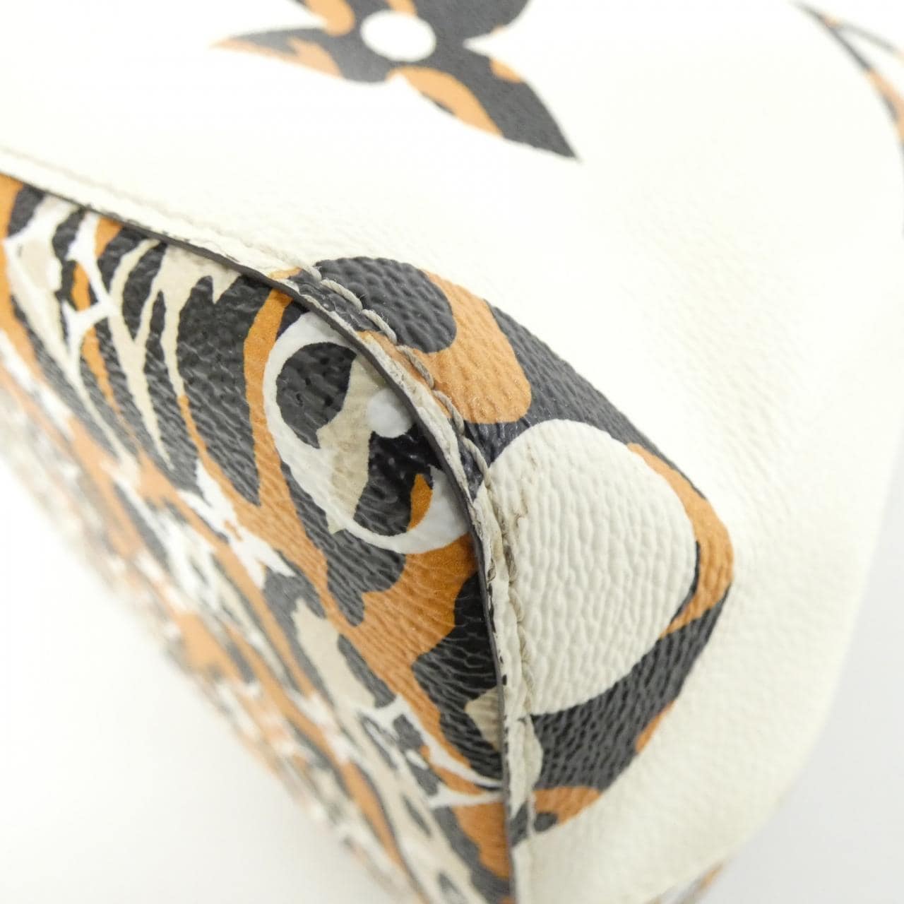 ルイヴィトン ジャイアント モノグラム ジャングル ネオ ノエ M44679 ショルダーバッグ