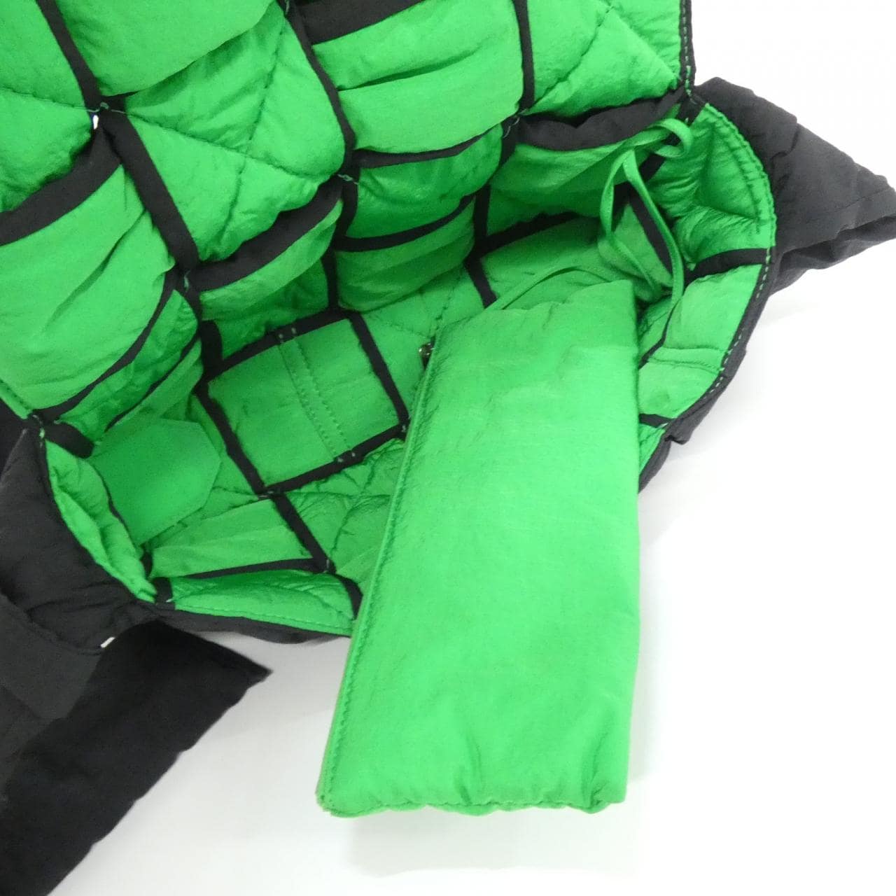 ボッテガヴェネタ 705579 V2B01 ショルダーバッグ