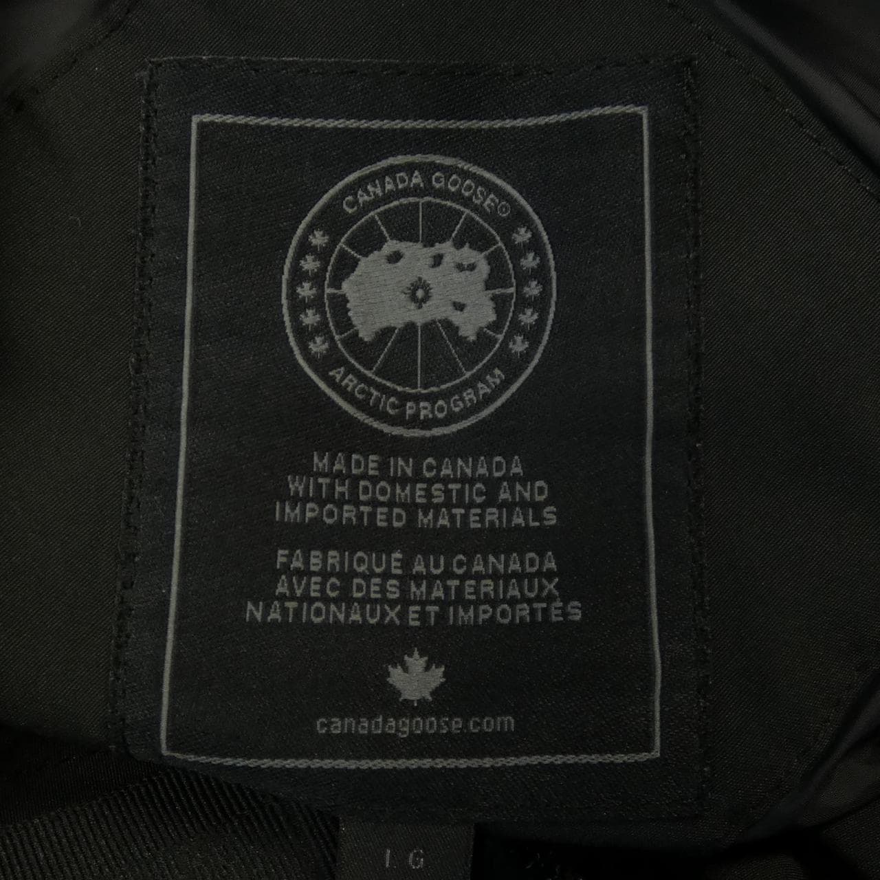 加拿大鹅CANADA GOOSE羽绒大衣