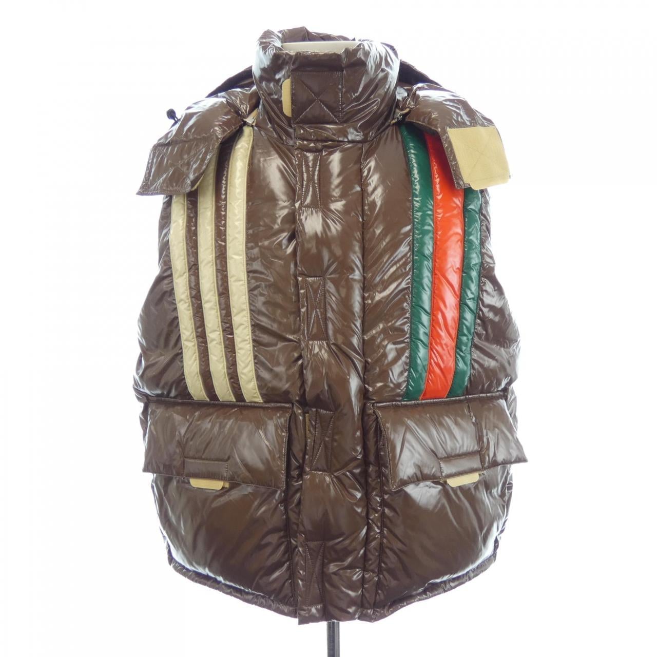 グッチ GUCCI ADIDAS 713715 ZAHET ダウンベスト