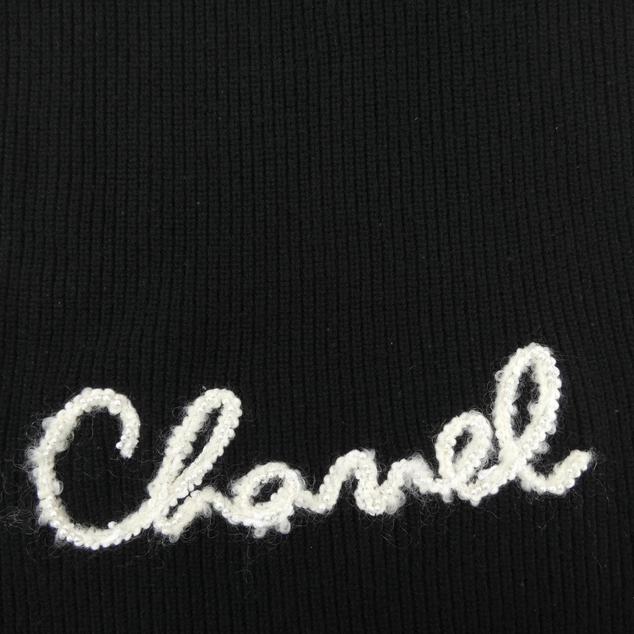 CHANEL MUFFLER