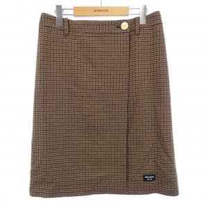 プラダ PRADA P173XE S232 13GO スカート