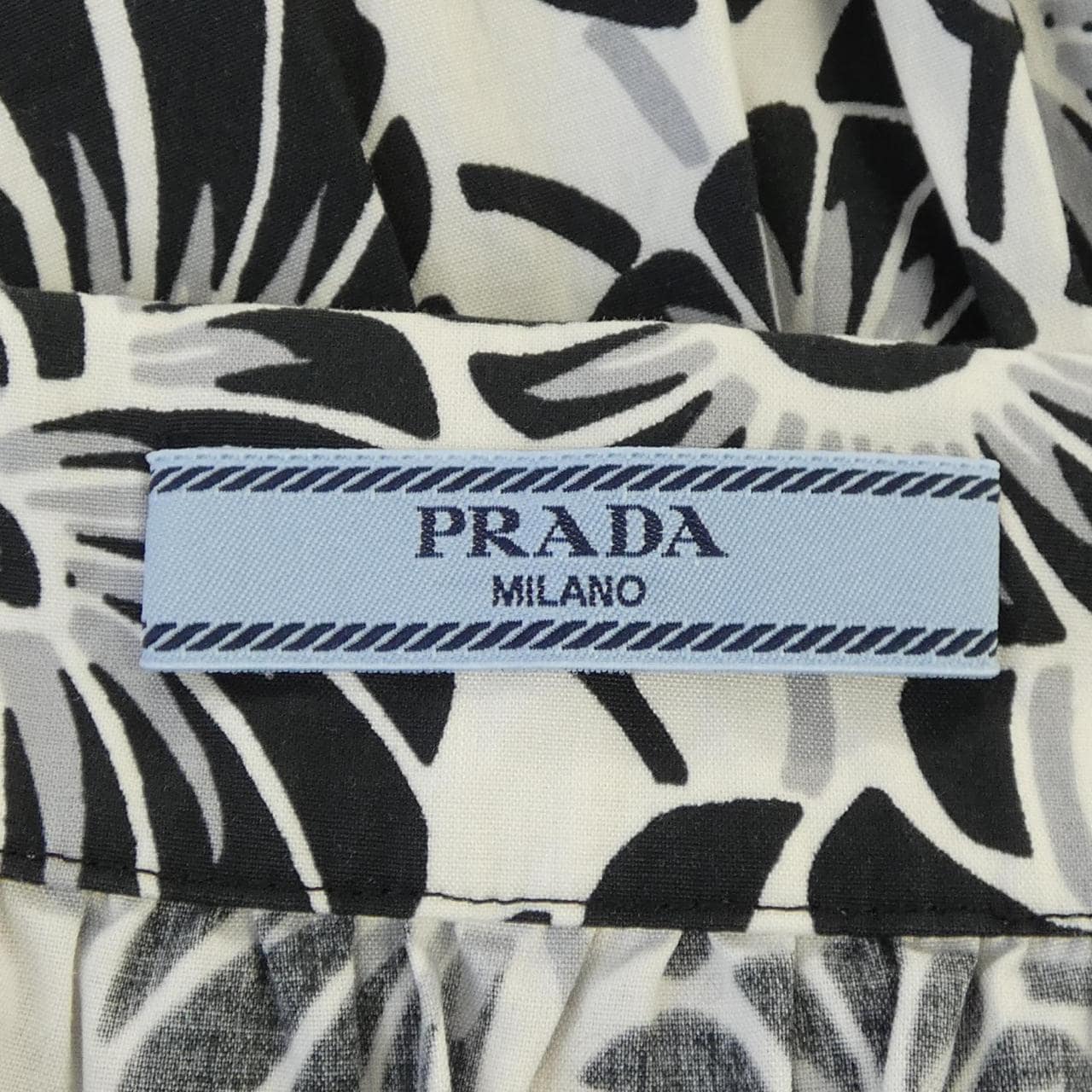 プラダ PRADA P109H S161 1L0E スカート