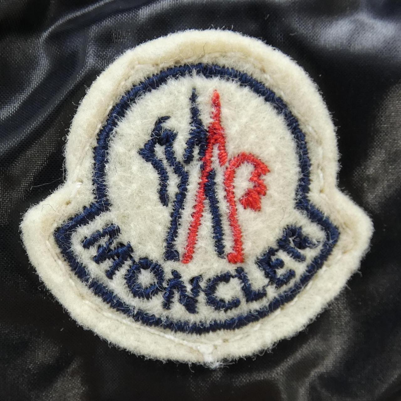 モンクレール MONCLER ダウンジャケット