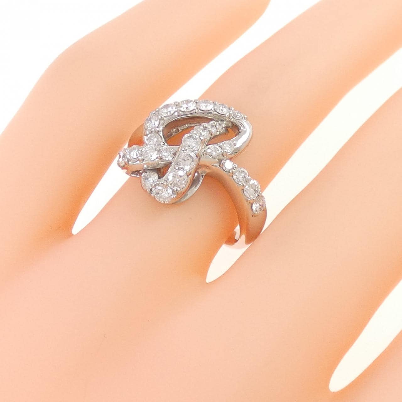 PT900 Diamond Ring 0.76CT