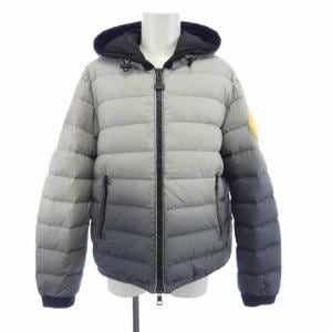 モンクレール MONCLER ダウンジャケット