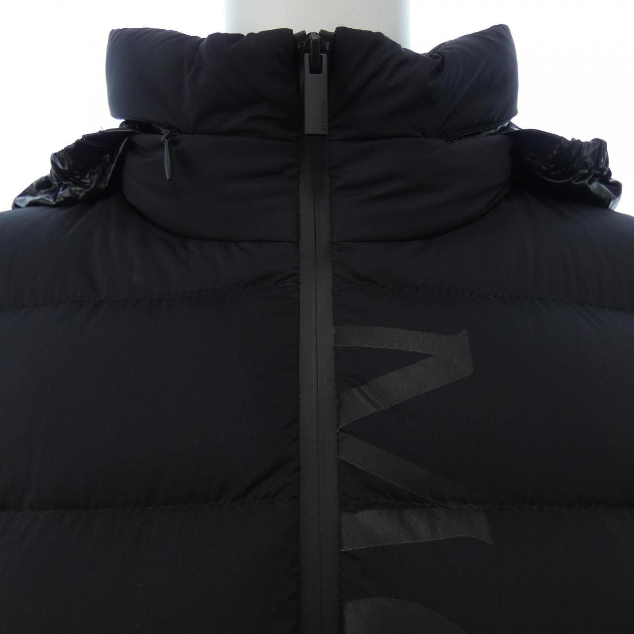 モンクレール MONCLER ダウンジャケット
