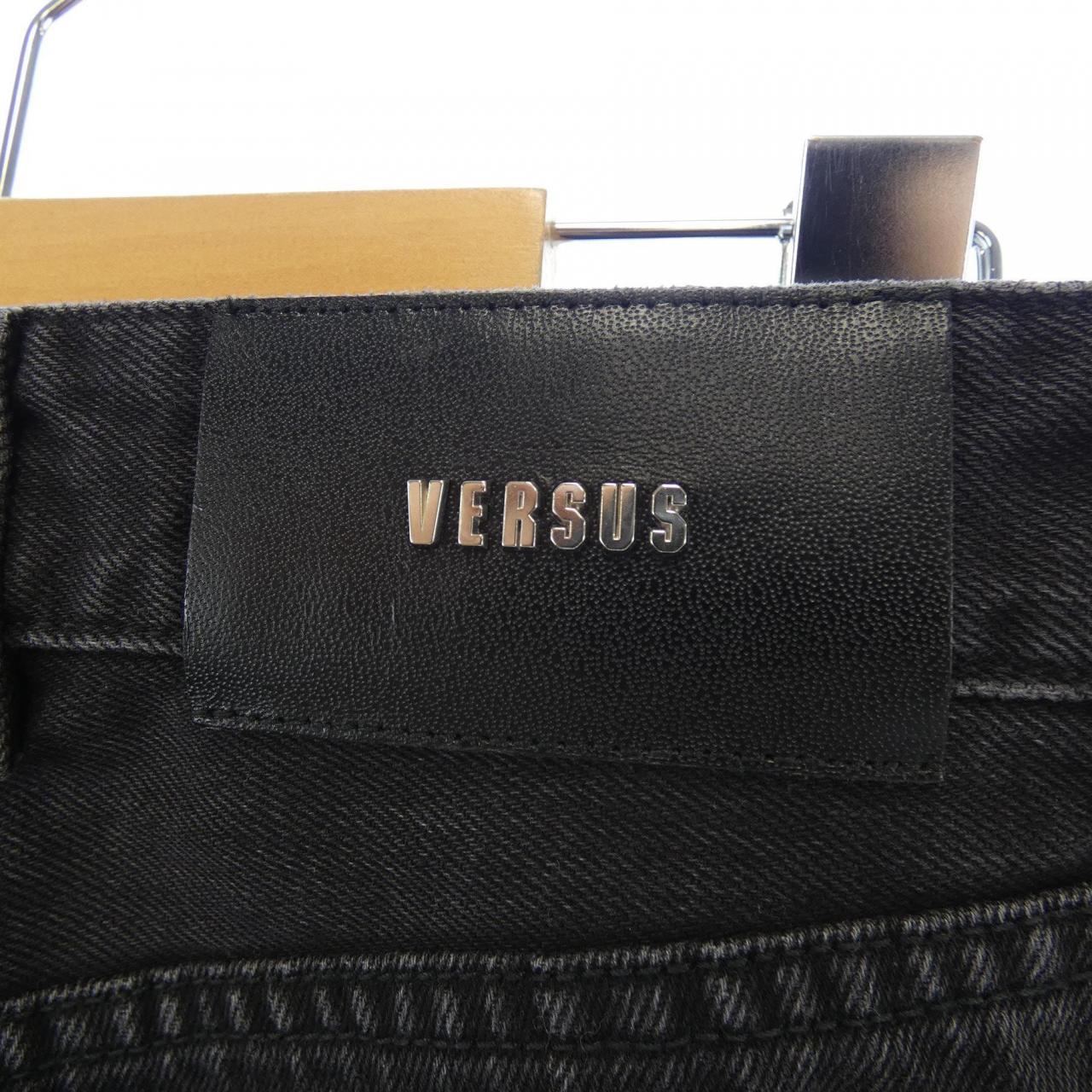 ヴェルサス VERSUS ショートパンツ
