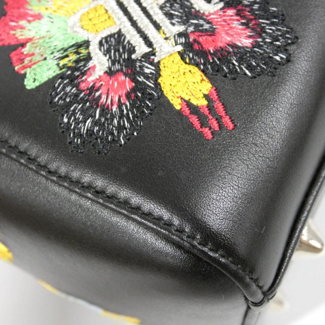 クリスチャンディオール レディ ディオール ミディアム M0550PJAB バッグ