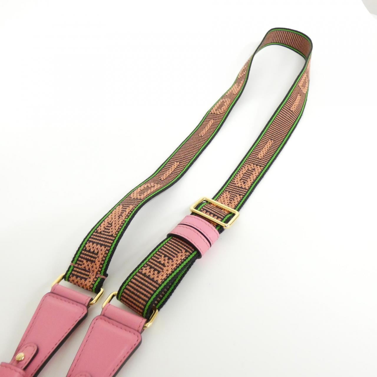 フェンディ ピコ バゲット 7AR946 AFD5 エアポッズケース