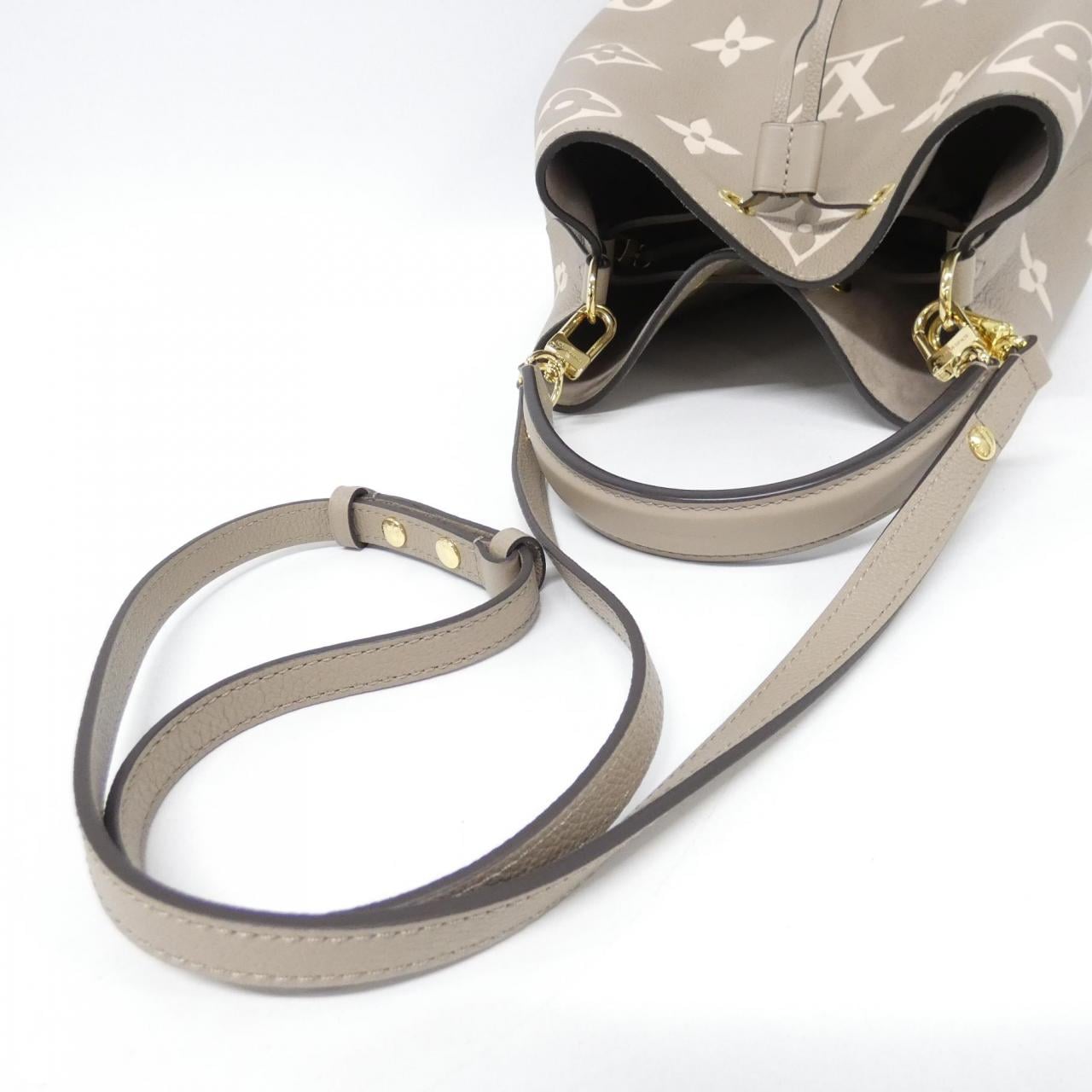 ルイヴィトン バイカラー モノグラム アンプラント ネオ ノエ MM M45555 ショルダーバッグ