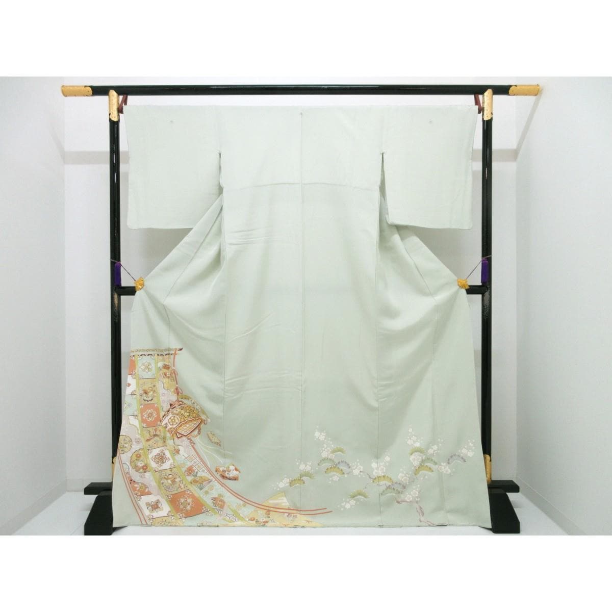 色留袖　友禅金彩加工　刺繍入り　丸に抱茗荷
