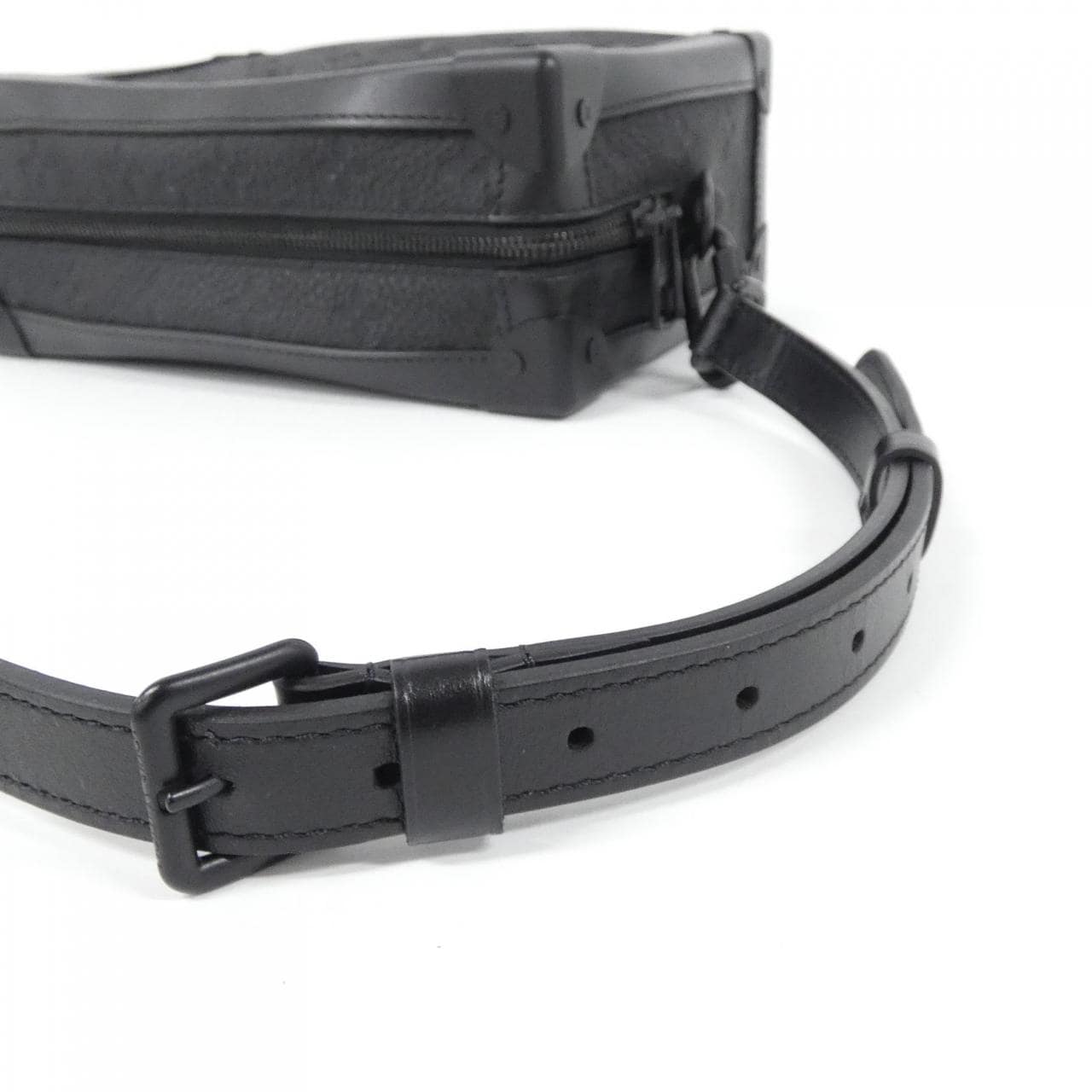 ルイヴィトン トリヨン モノグラム ソフト トランク M55700 ショルダーバッグ