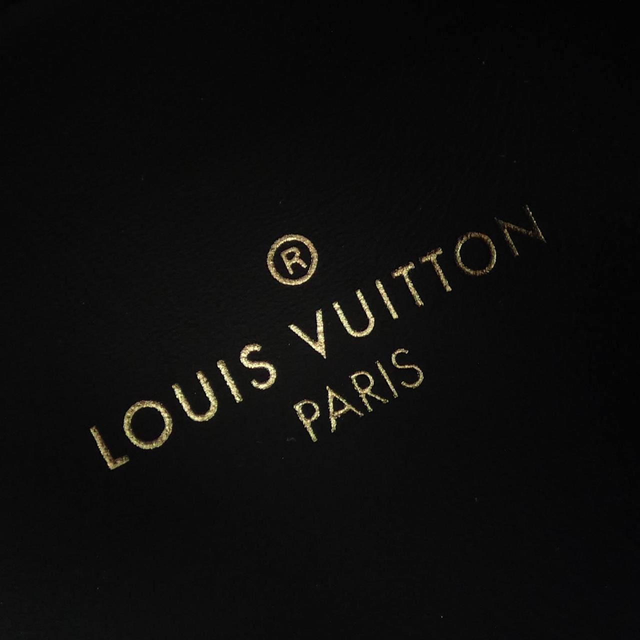 ルイヴィトン LOUIS VUITTON ランアウェイライン スニーカー