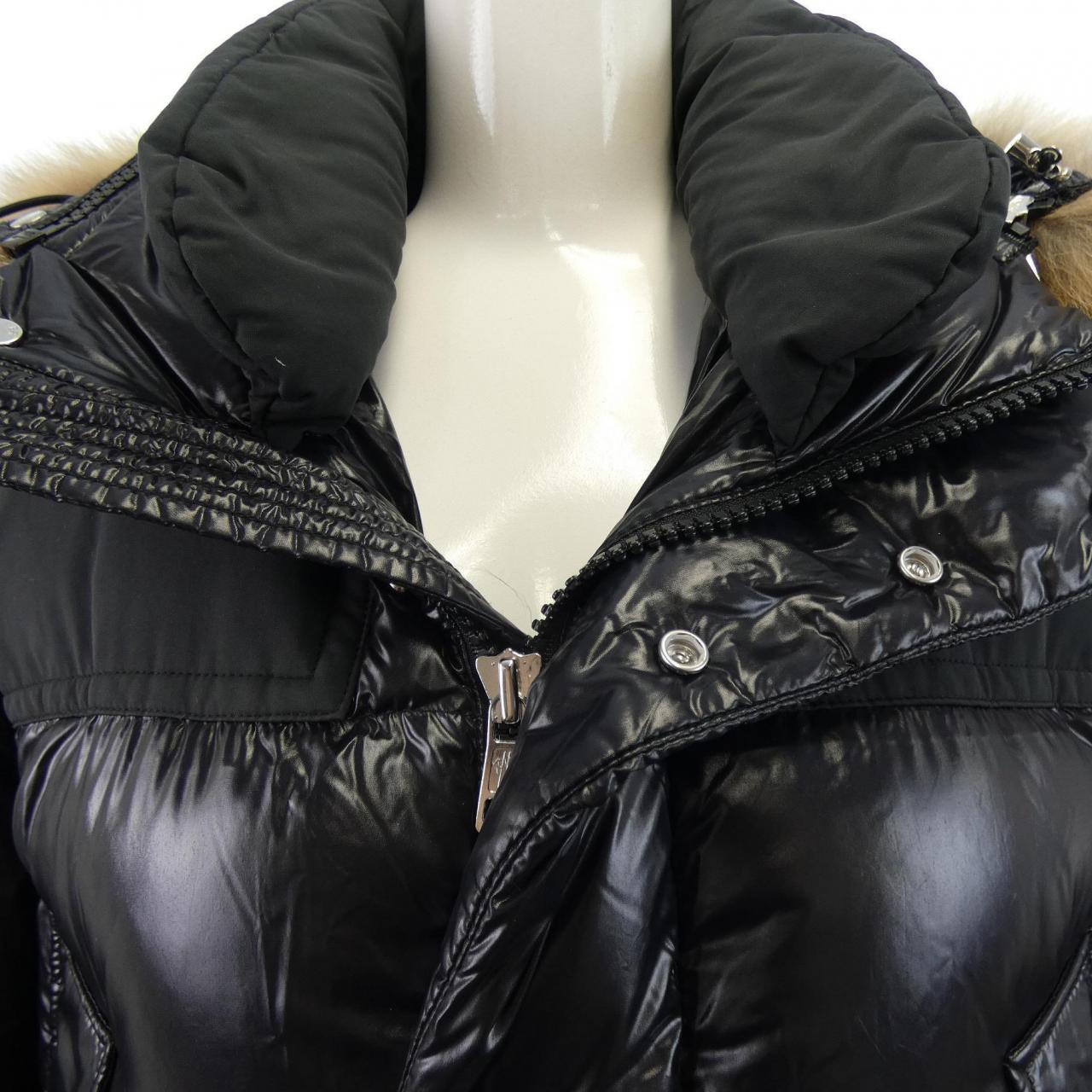モンクレール MONCLER ダウンジャケット
