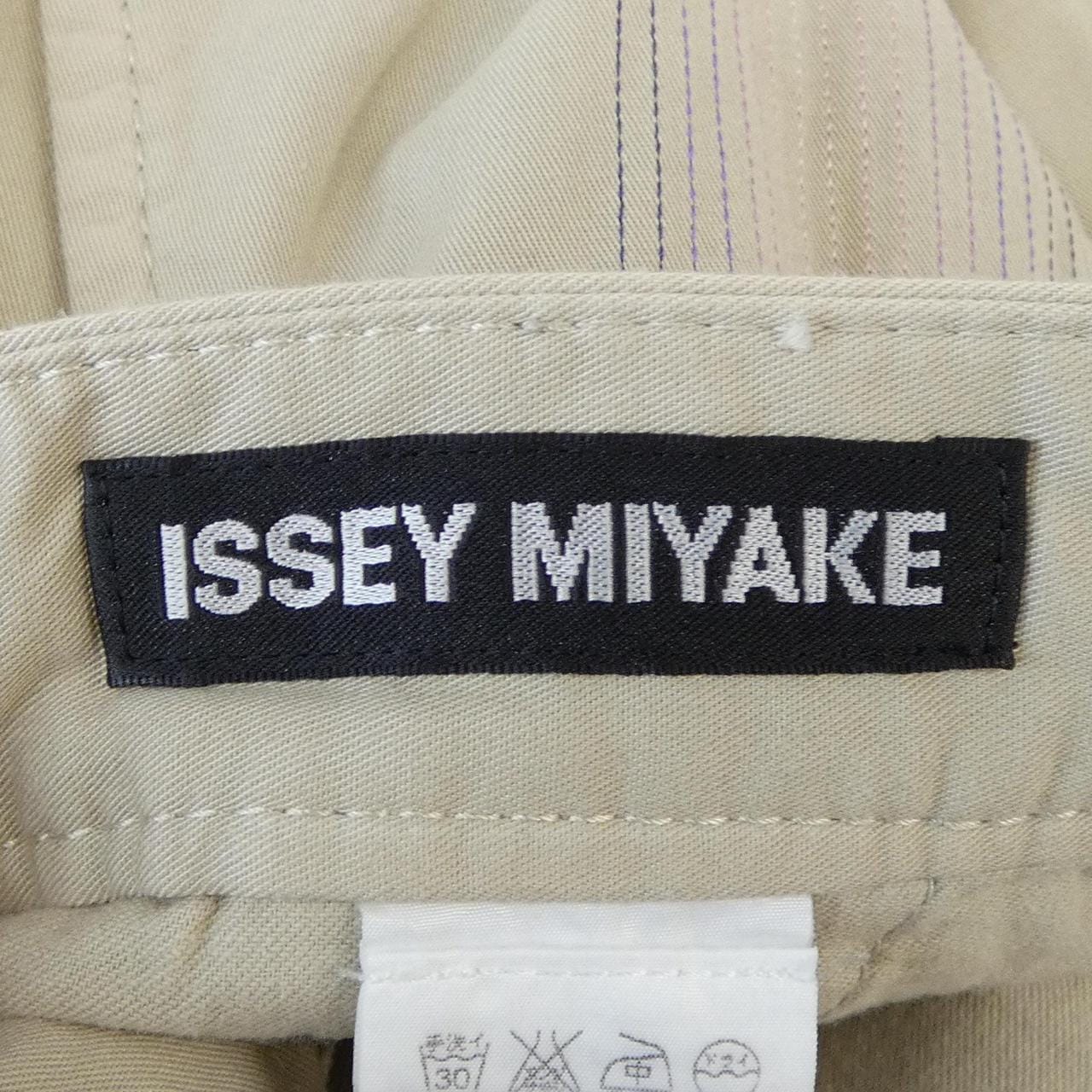 イッセイミヤケ ISSEY MIYAKE ME11FF098 パンツ