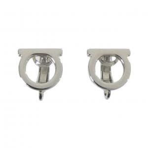 サルヴァトーレフェラガモ イヤリング