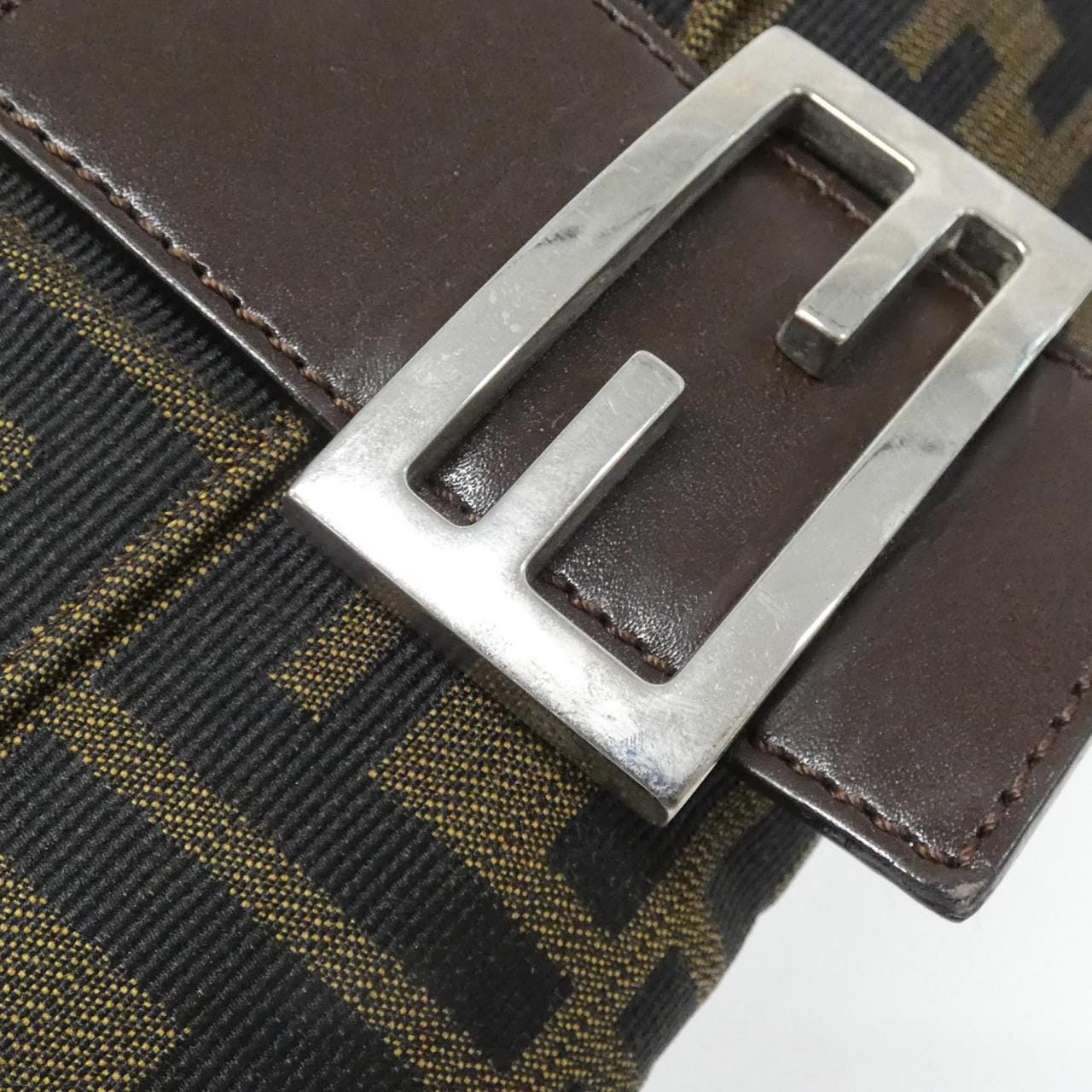 【ヴィンテージ】フェンディ バゲット 26424 ショルダーバッグ