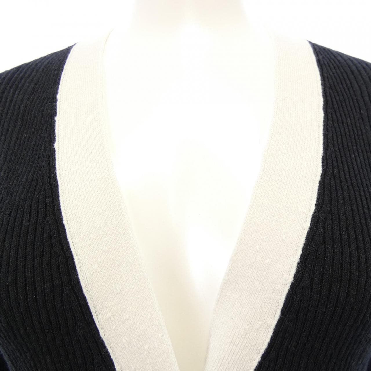 シャネル CHANEL LOOK69 P81333K11771 26P カーディガン