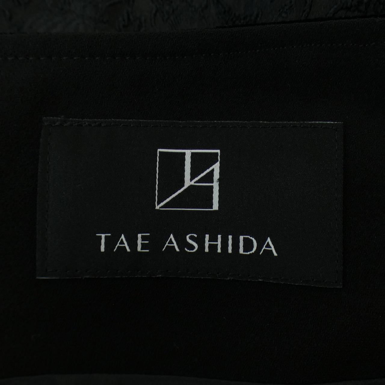 タエアシダ TAE ASHIDA スカート