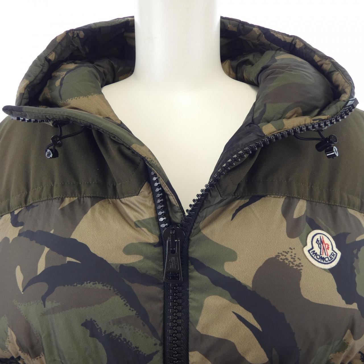 モンクレール MONCLER ダウンジャケット