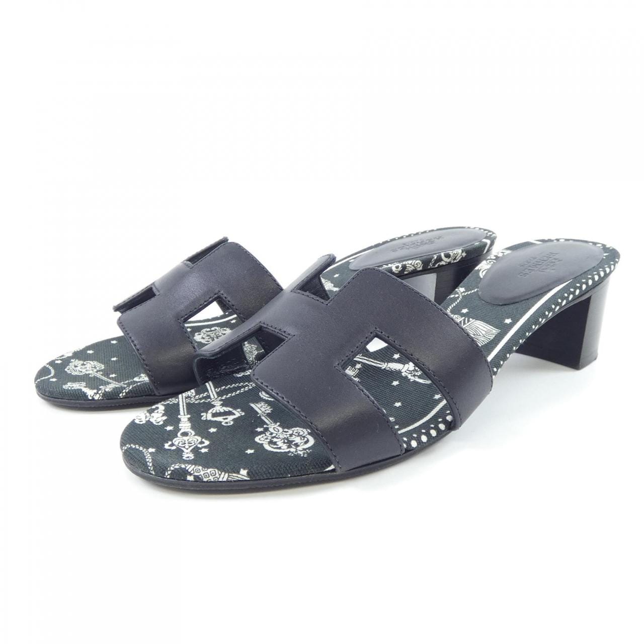 エルメス HERMES オアジス OASIS LES CLES BANDANA 202205Z サンダル