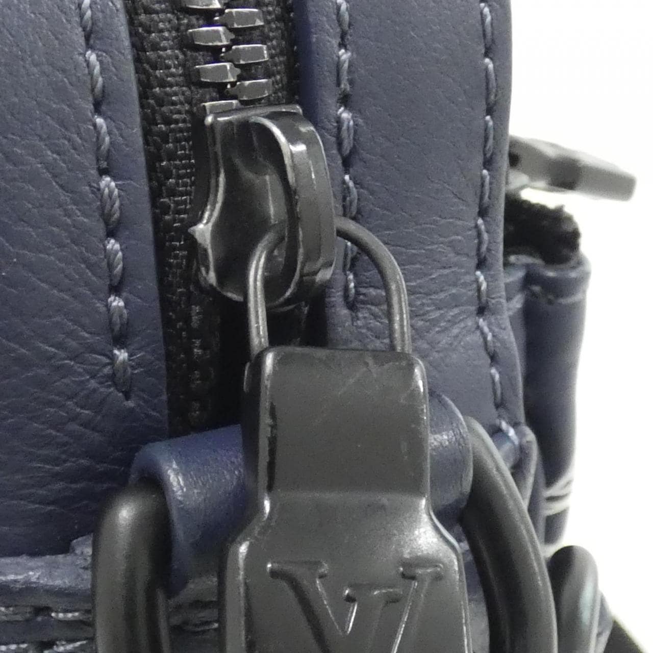 ルイヴィトン モノグラム シャドウ トリオ メッセンジャー M24753 ショルダーバッグ