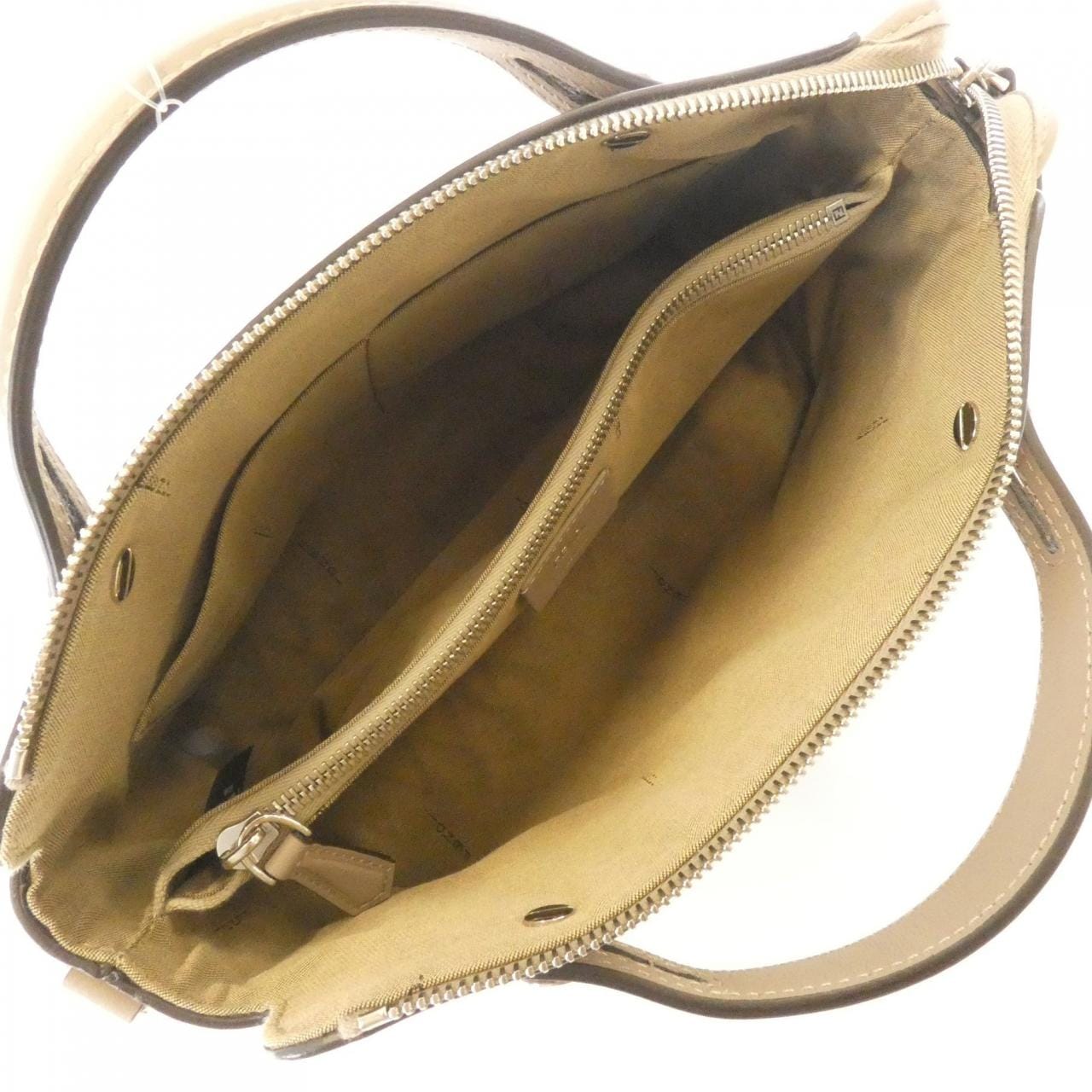 フェンディ バイ ザ ウェイ ミディアム 8BL146 1D5 バッグ