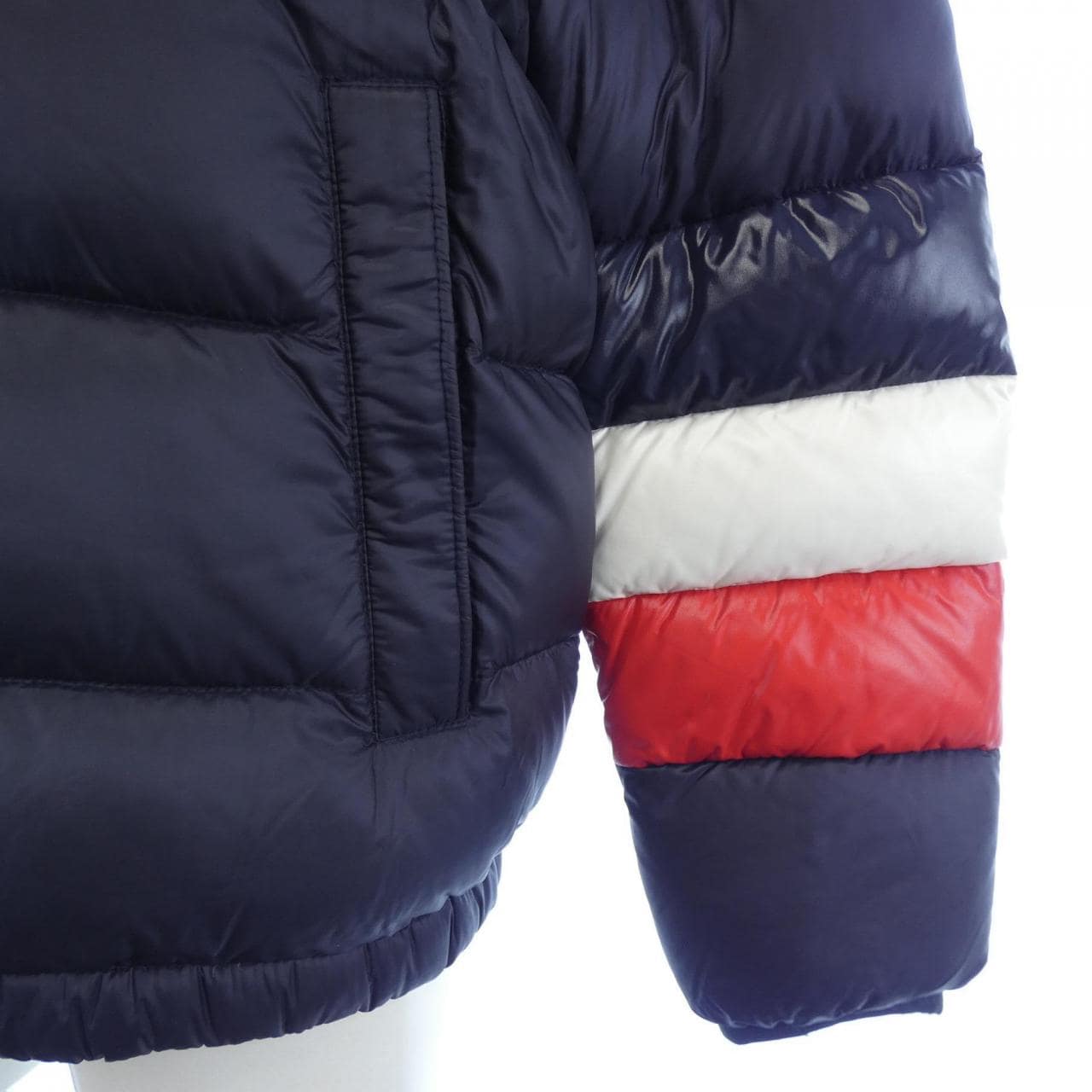 モンクレール MONCLER ダウンジャケット