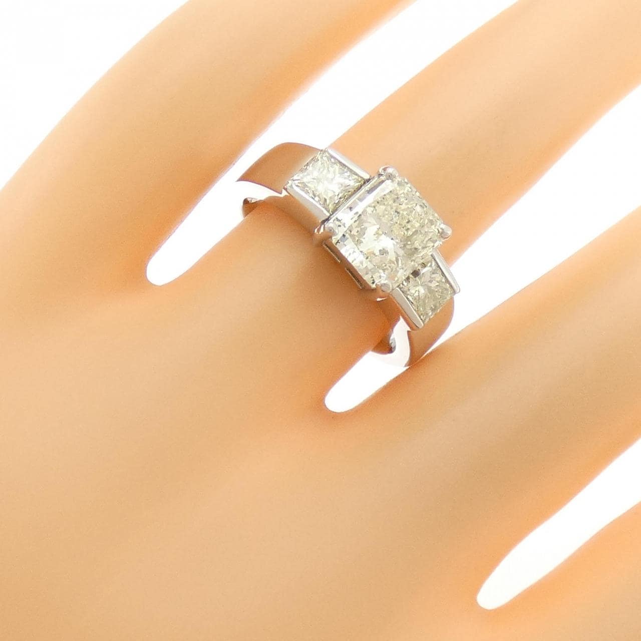 PT900 ダイヤモンド リング 2.060CT VLY SI2 ファンシーカット
