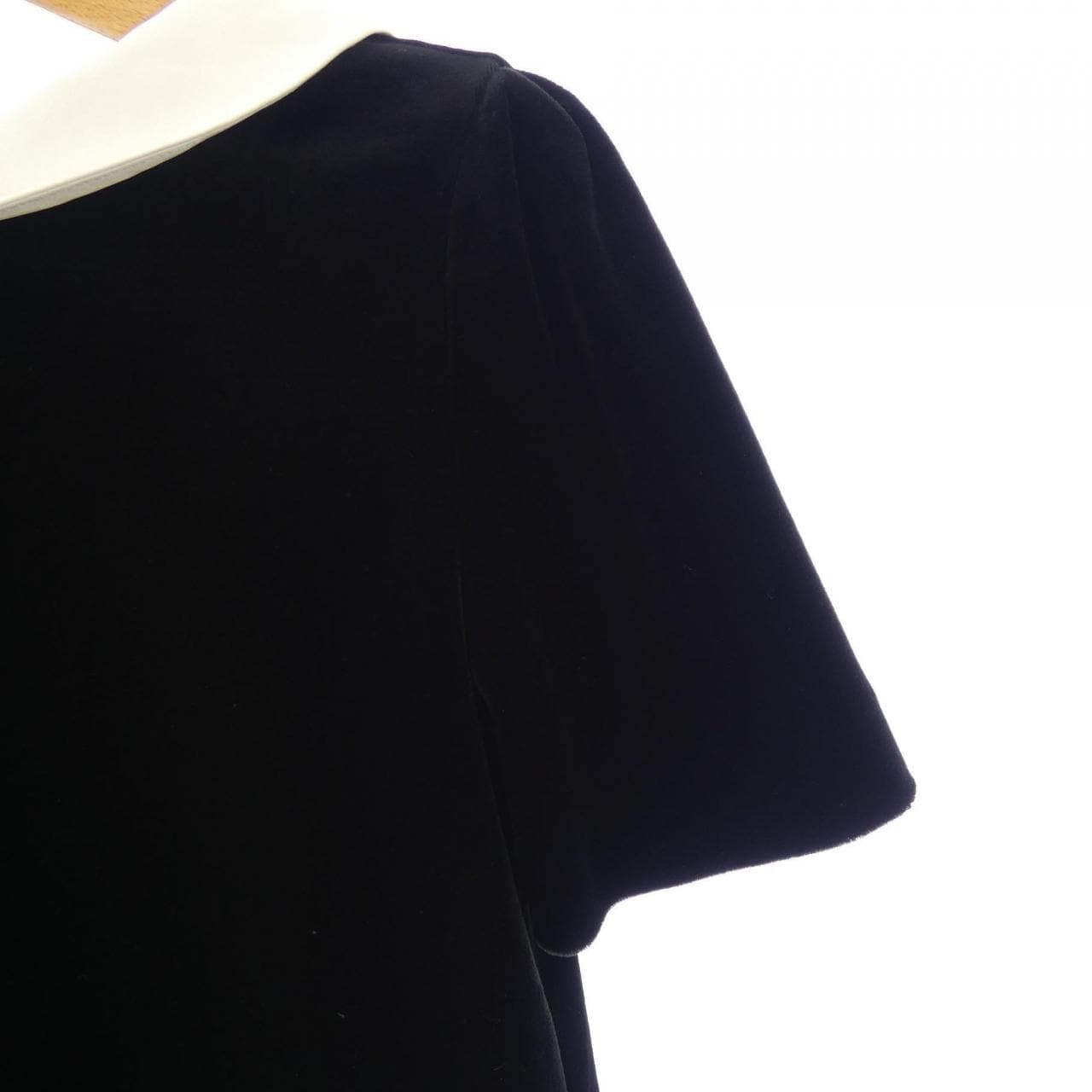 ベロアノワールbyフォクシー VELOUR NOIR by FOXEY　N.Y 43019 トップス