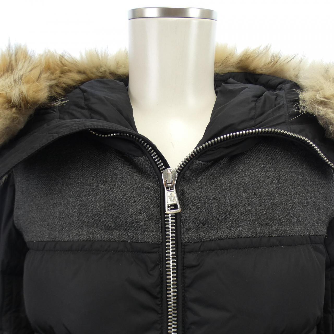 モンクレール MONCLER ダウンジャケット