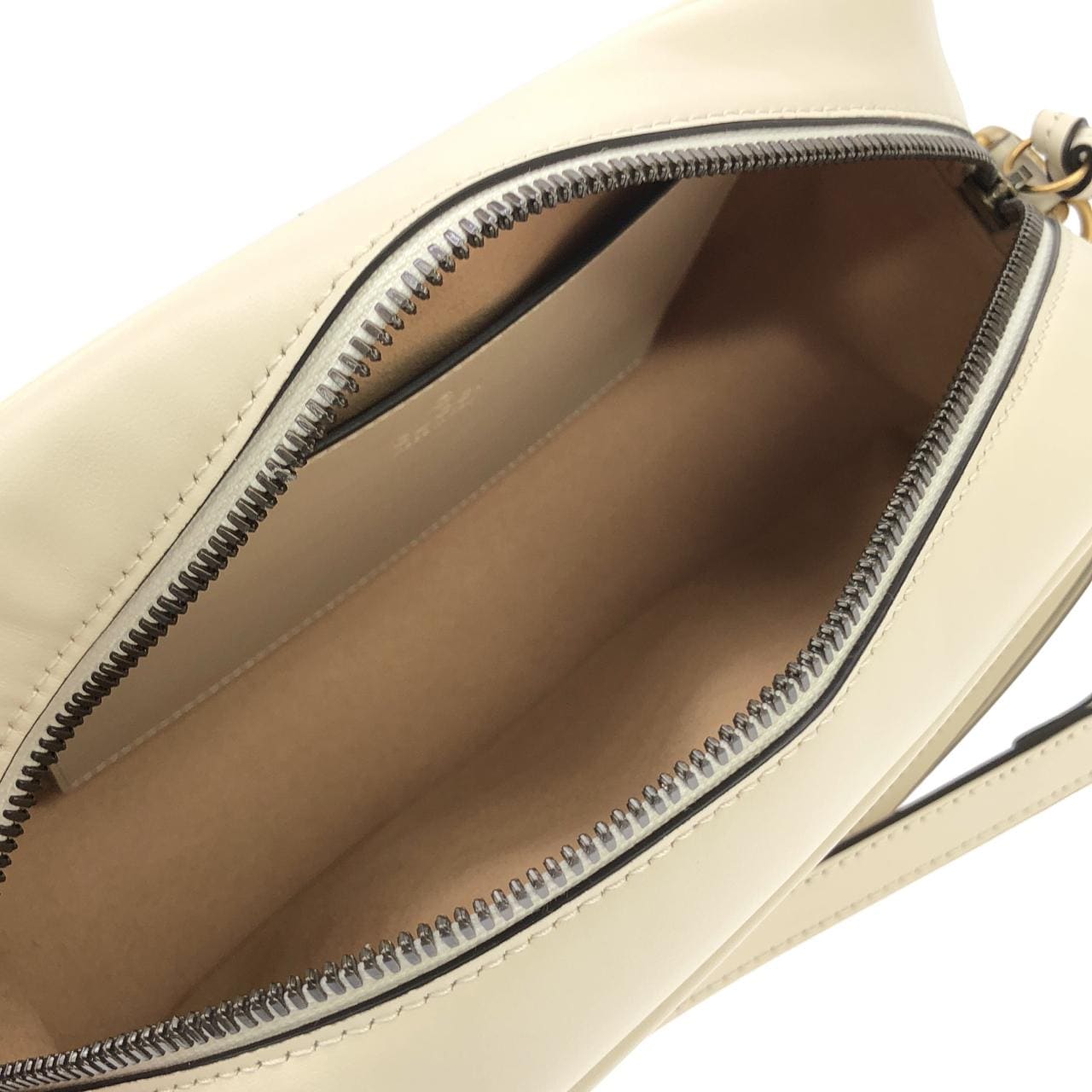 グッチ GG MARMONT 447632 DTD1T ショルダーバッグ