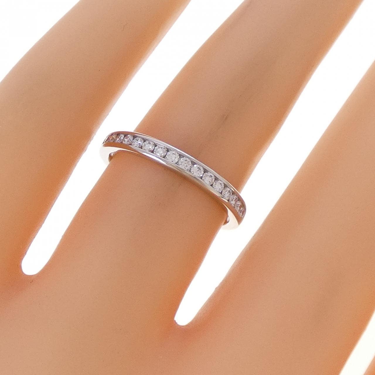 ティファニー ハーフサークル チャネルセッティング リング