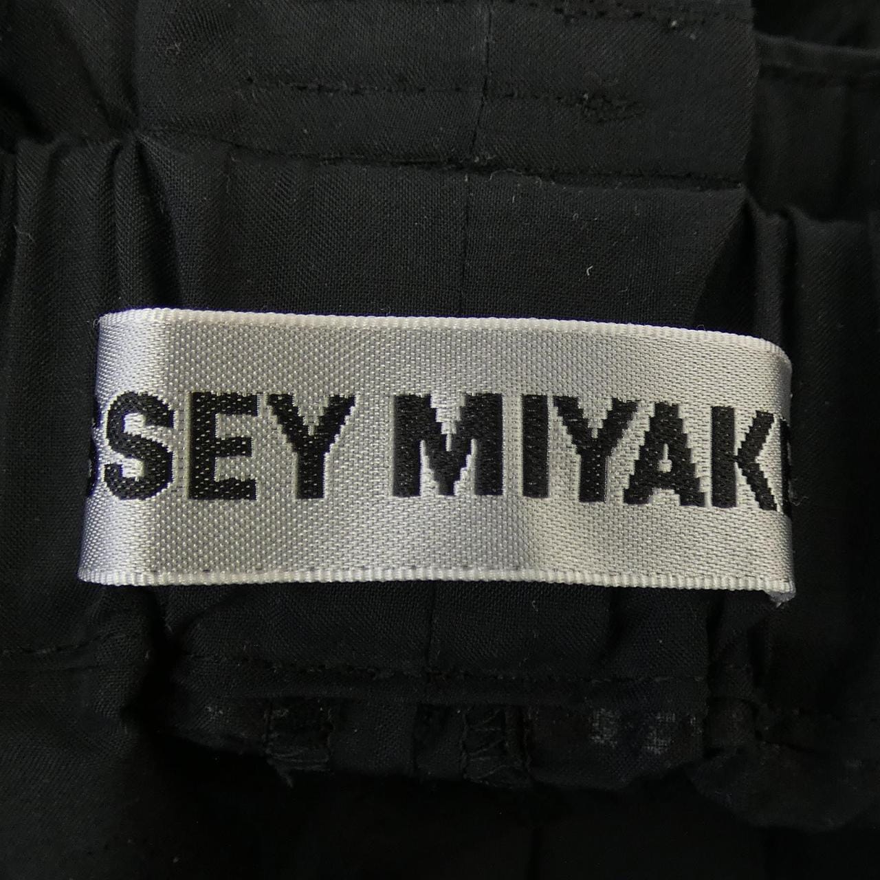 イッセイミヤケ ISSEY MIYAKE IM82FF525 パンツ