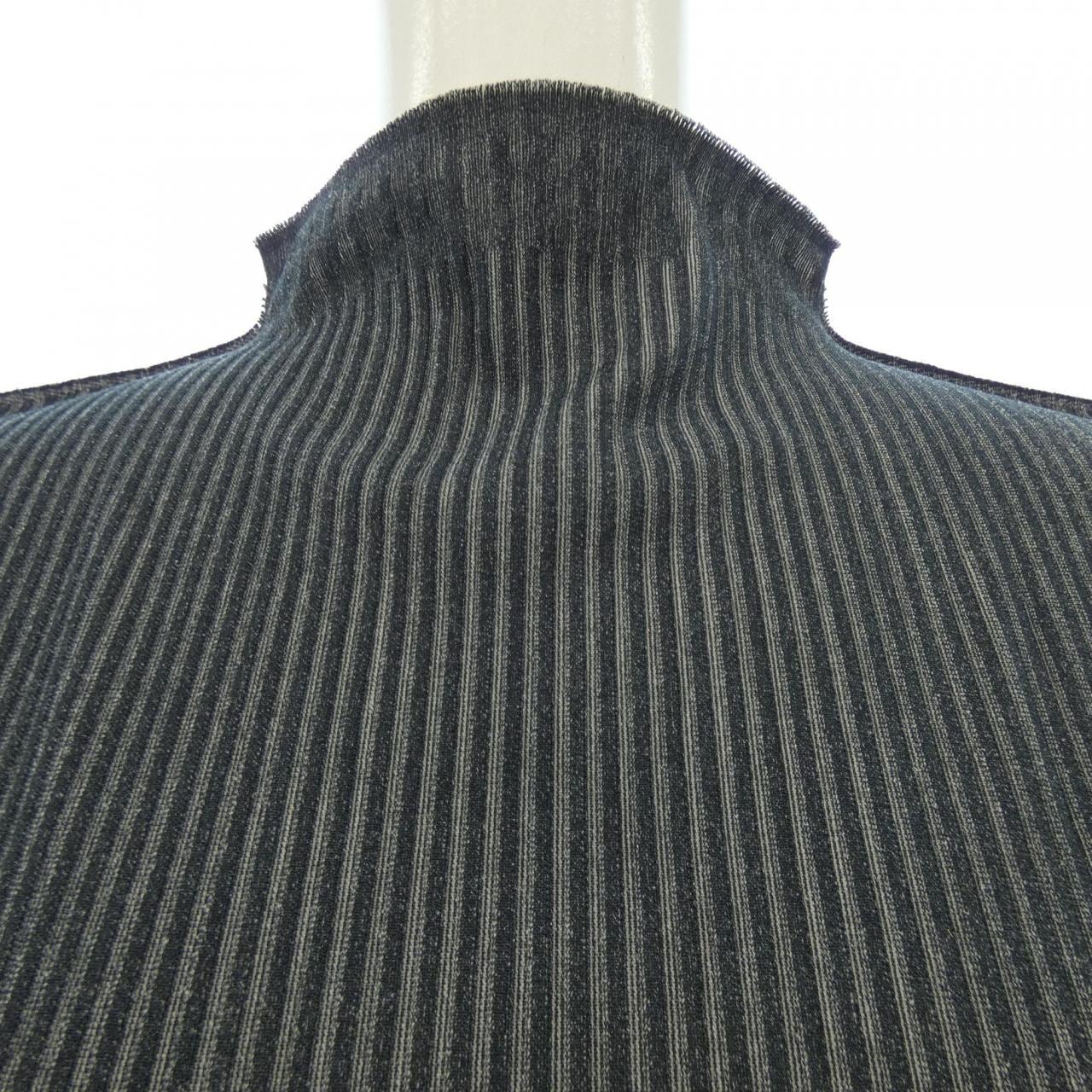 プリーツプリーズ PLEATS PLEASE トップス