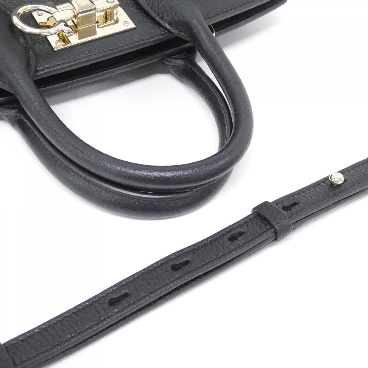 サルヴァトーレフェラガモ THE STUDIO 21 H159 バッグ